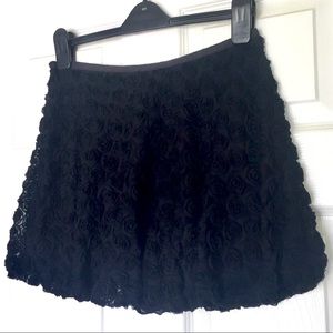 🥀 Rosette Textured Skirt